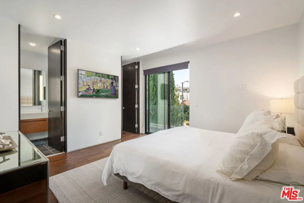 128 S Almont Drive, Los Angeles, California 90048 home-pic-9